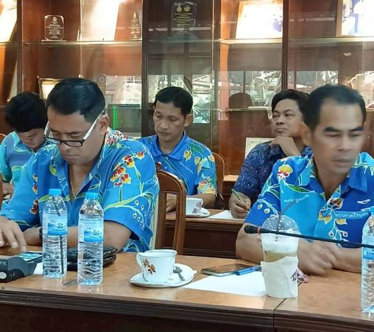 ร่วมประชุมปรึกษาหารือแนวทางการดำเนินการป้องกัน ดูแล และแก้ไขปัญหานักเรียน นักศึกษา ทะเลาะวิวาท 